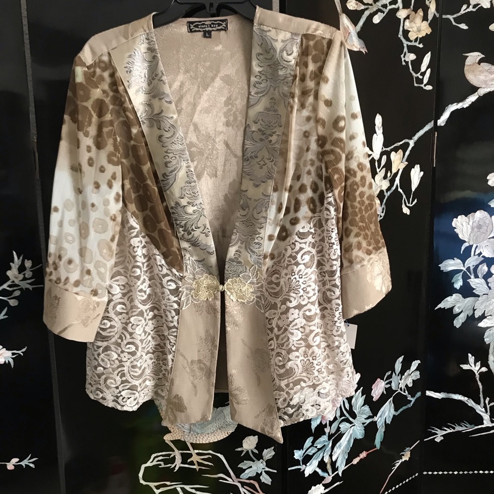 Beautiful coverlet jacket with shades of gold